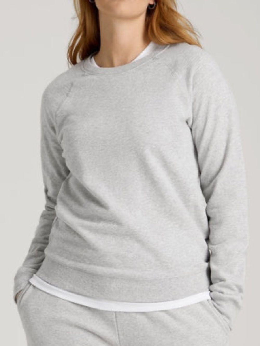 Super Soft Women’s Gray Crewneck Sweatshirt Size M Athleisure Lounge Classic